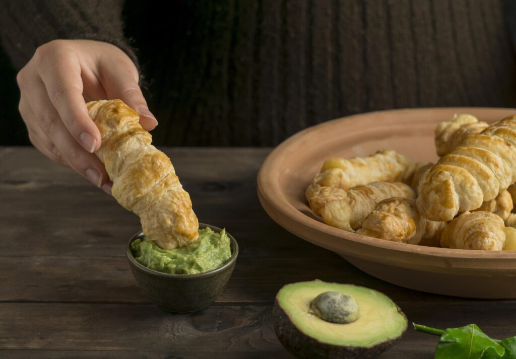 traditional-tequenos-with-cheese-arrangement (1)